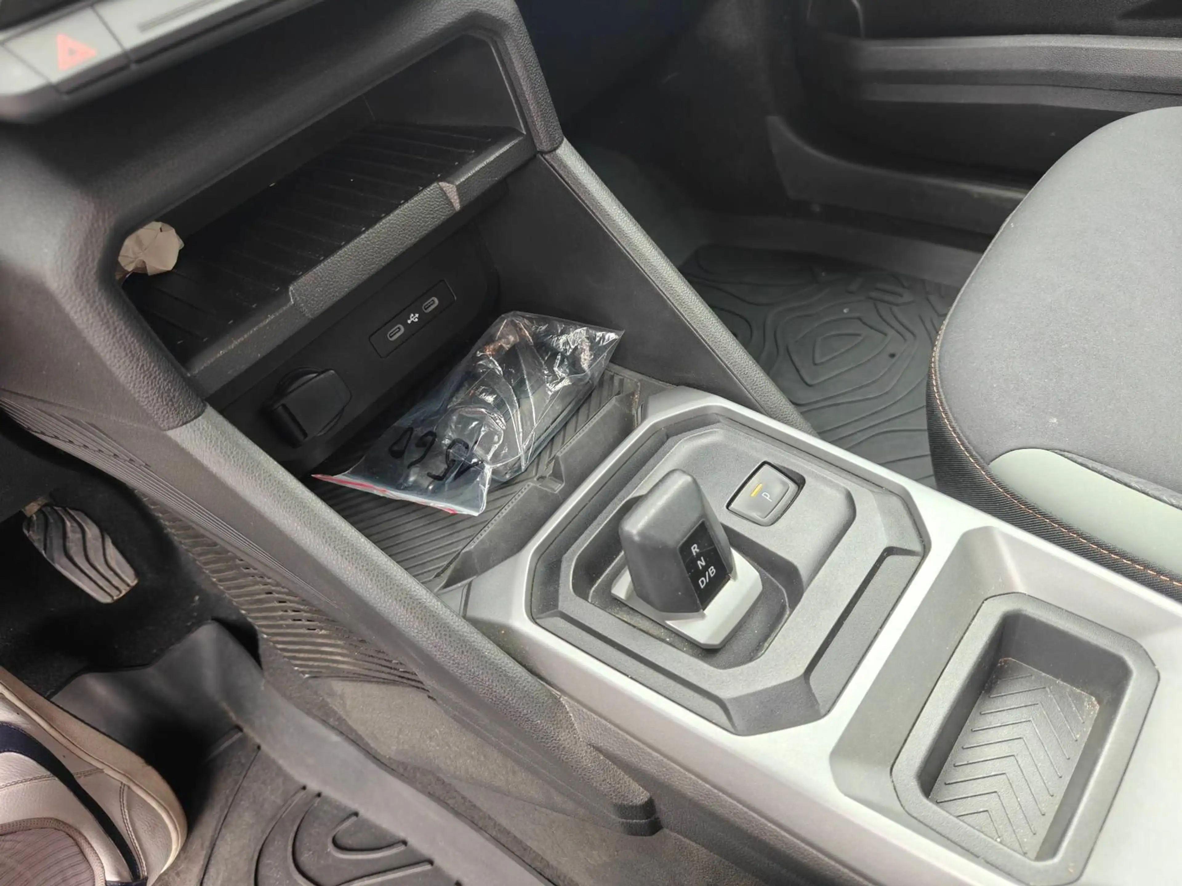 Dacia Duster Extreme Hybrid AHK TOP Ausstattung — photo 15