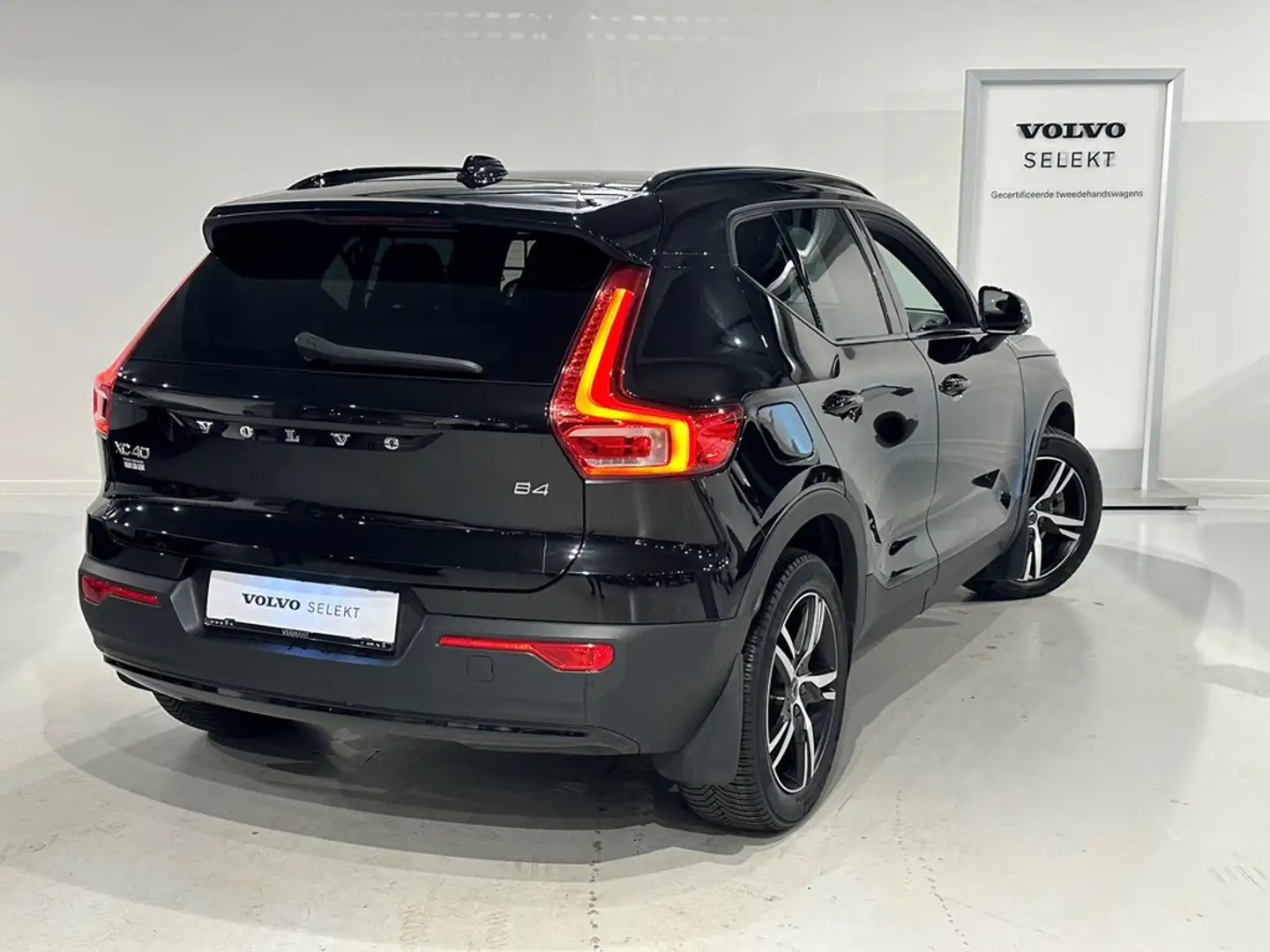 Volvo XC40 B4 Mild Hybride R Design Noir - 2