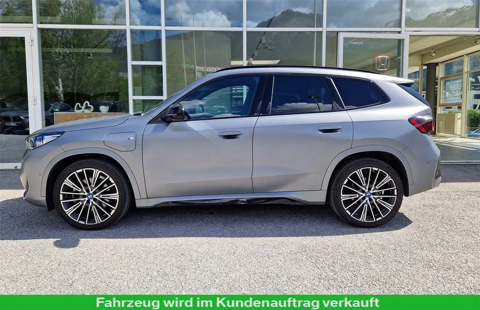 BMW X1 xDrive30e 14,2kWh Grau - 2