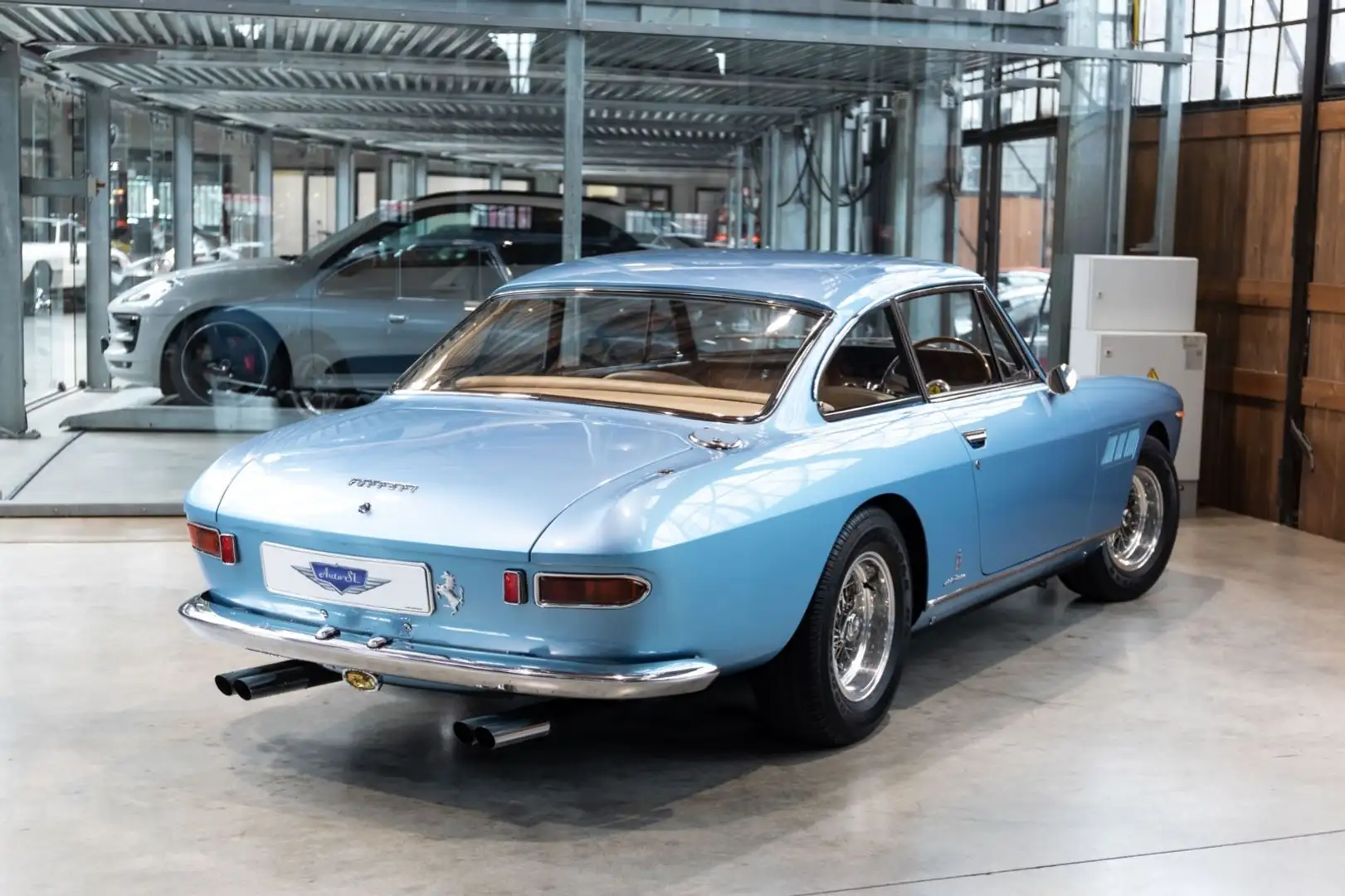 Ferrari 330 GT 2+2 | Series I | Matching Numbers RHD Blau - 2