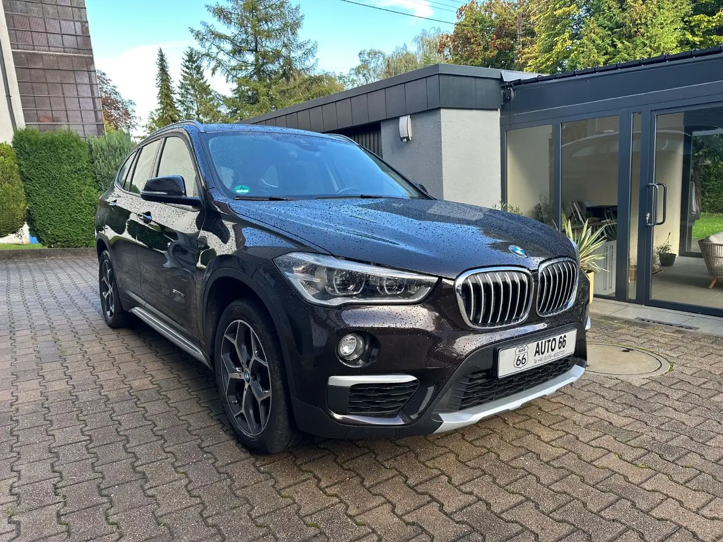 BMW X1 sDrive 18i xLine|AHK|LED|Navi|1Hand |t.Leder Braun - 1