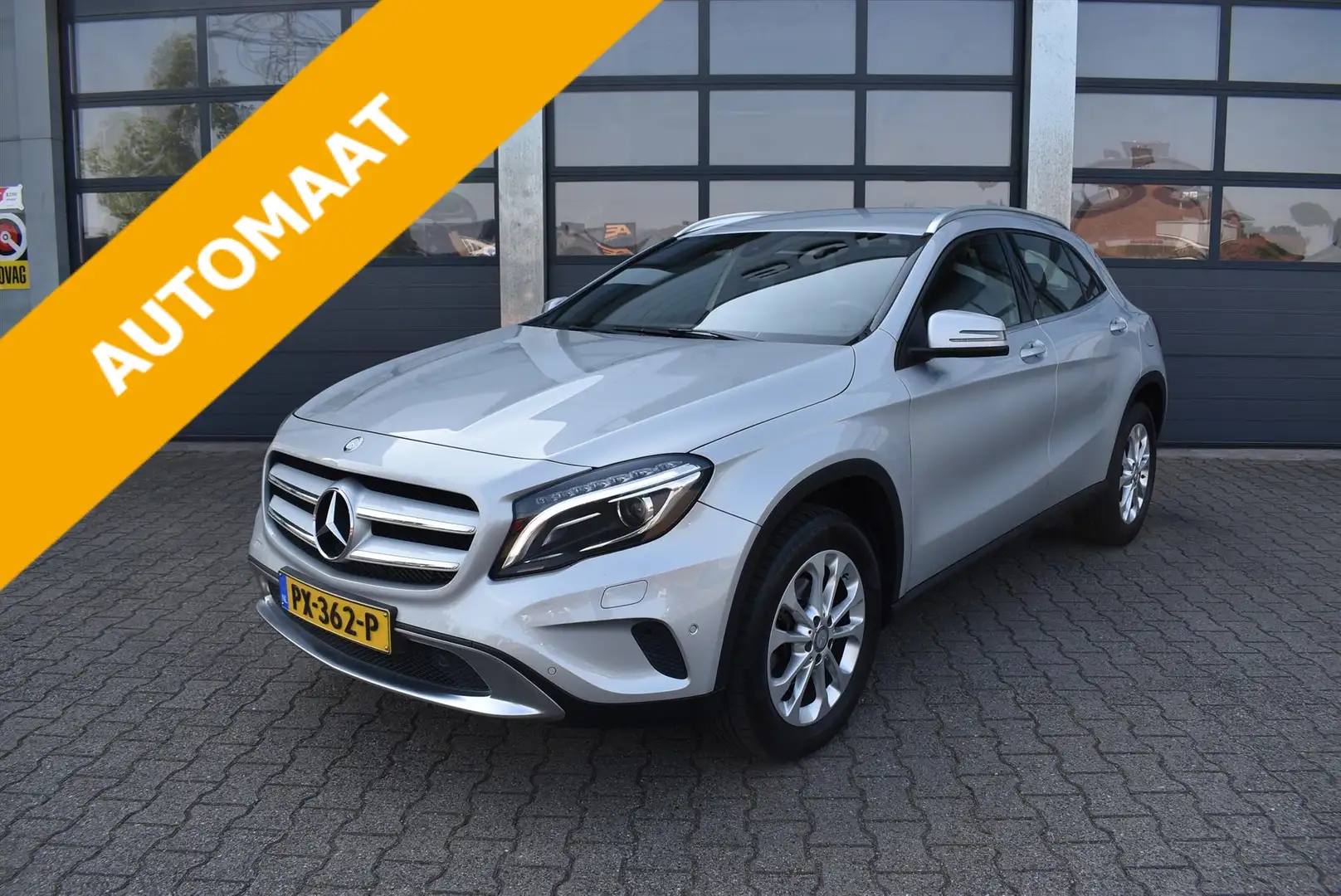 Mercedes-Benz GLA 180 122pk Automaat Ambition Grijs - 1