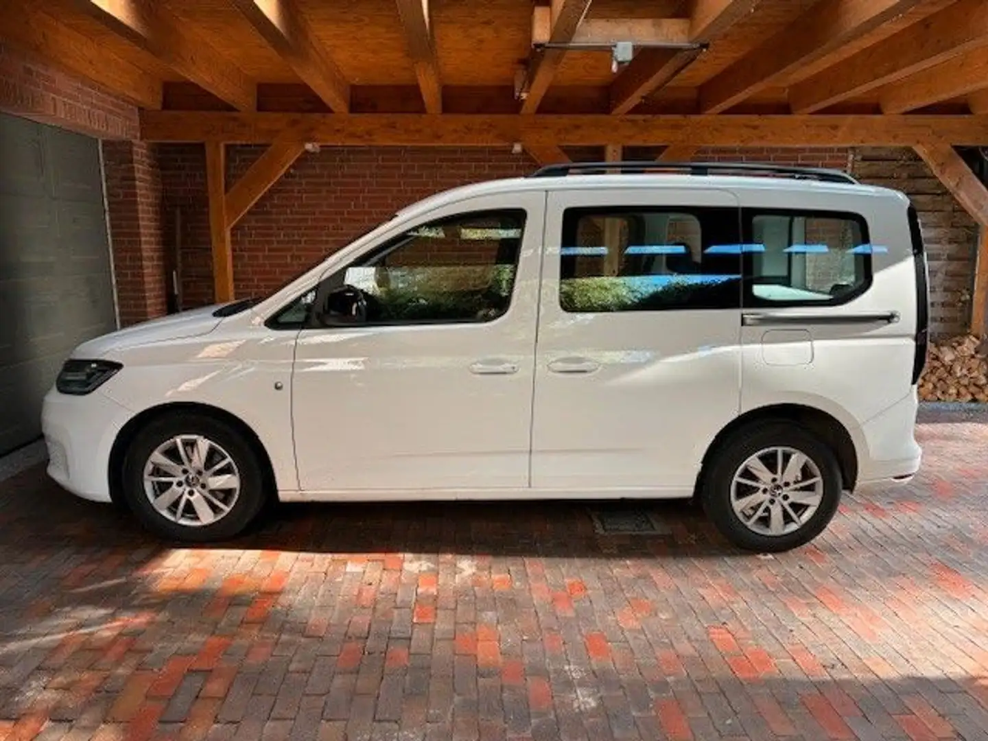 Volkswagen Caddy Life 2.0 TDI DSG Navi StdHz Virtual LED White - 2