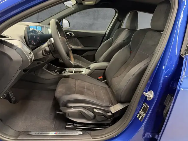 BMW 1 Series view 8