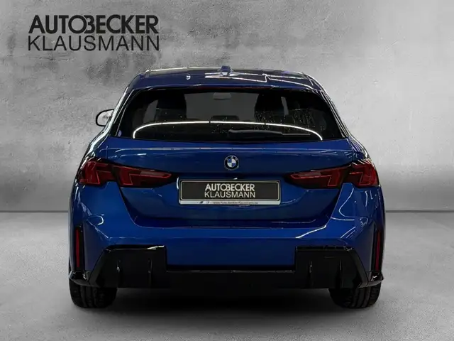 BMW 1 Series view 6