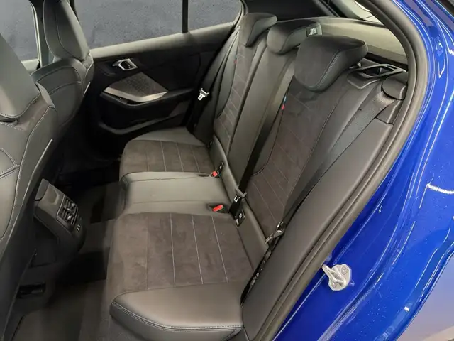 BMW 1 Series view 13