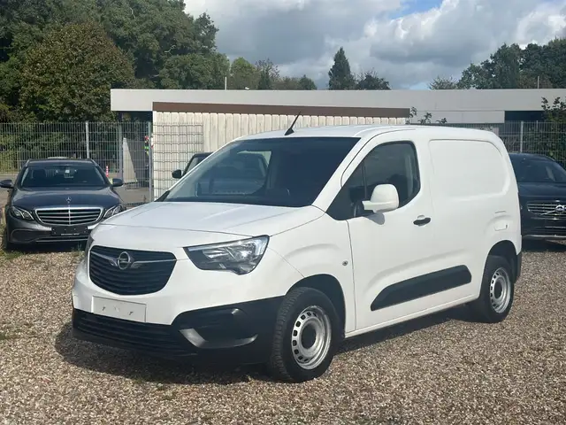 Opel Combo E Cargo Edition PDC Kllima TÜV NEU