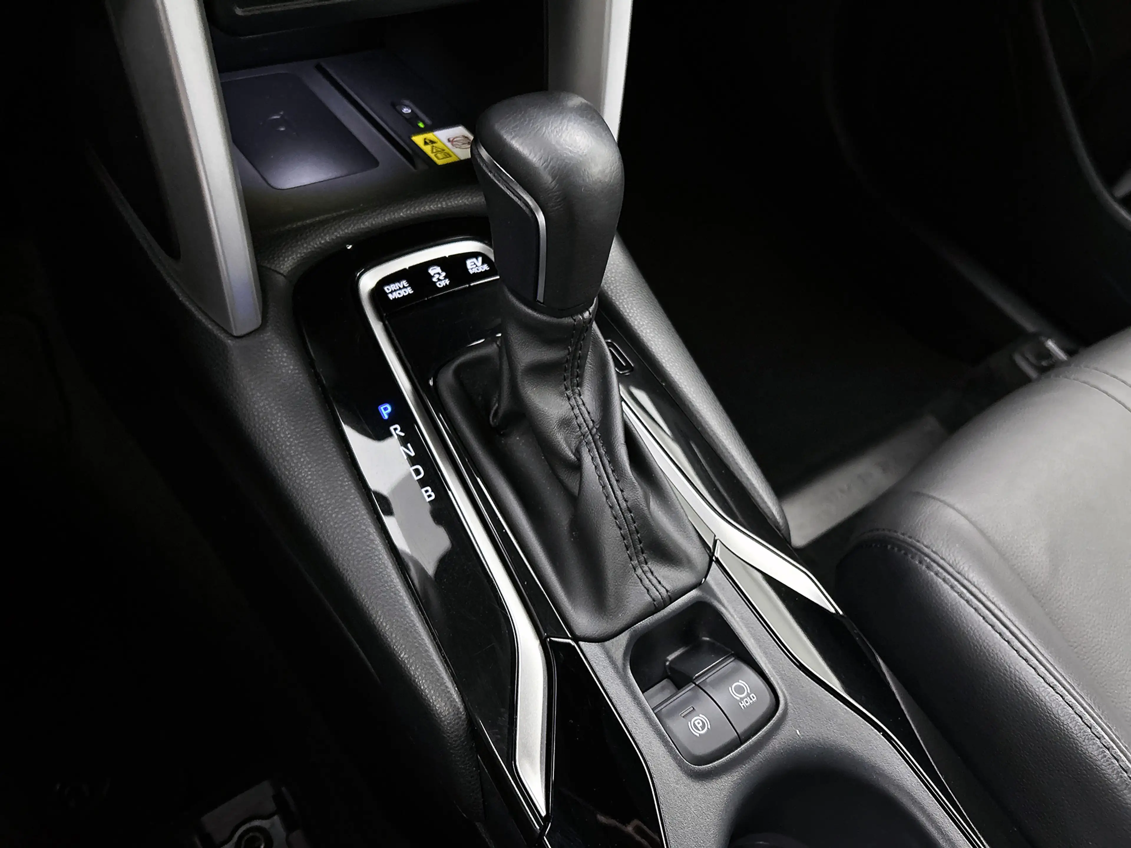 Toyota Corolla Cross 2.0 High Power Hybrid First Edition — photo 11