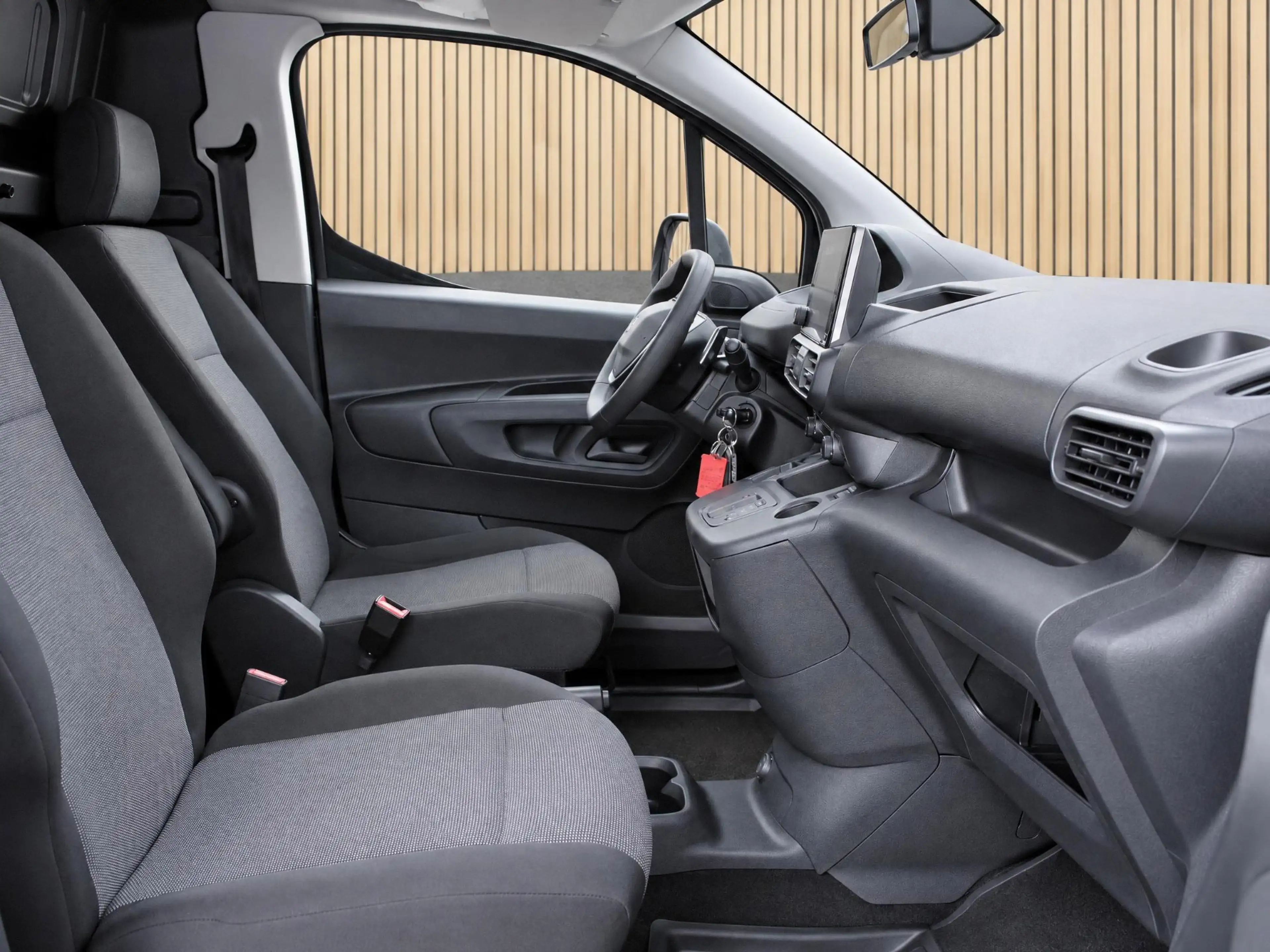 Peugeot Partner 1.5 BlueHDi 130 EAT8 S&S L1 | Navi / Camera / Airc — photo 7