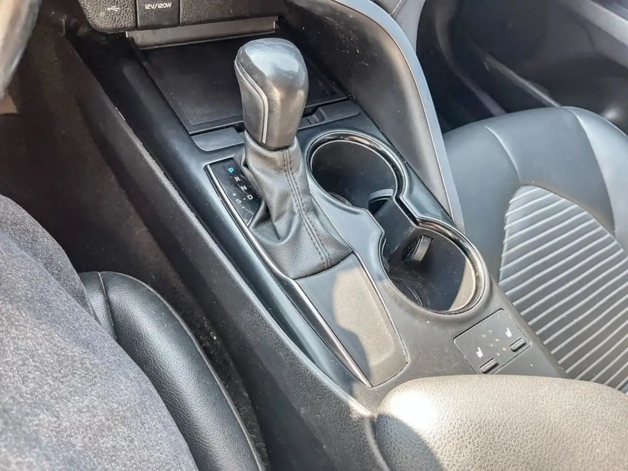 Toyota Camry снимка Toyota Camry