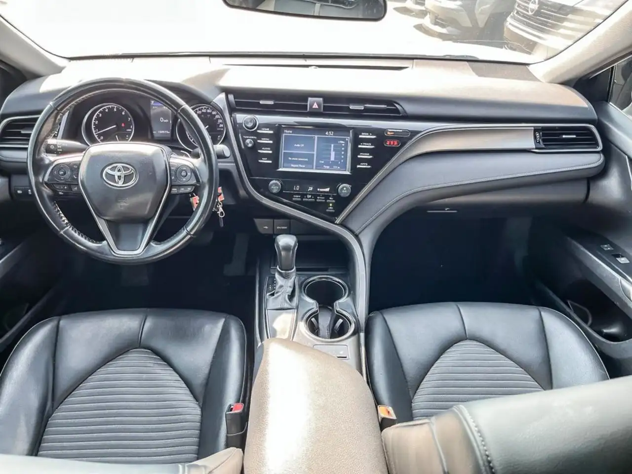 Toyota Camry снимка Toyota Camry