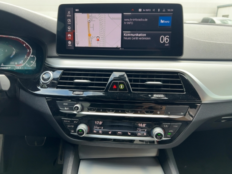BMW 530 e xDrive Touring Sportpaket HUD Luftfederung AD AH — photo 10