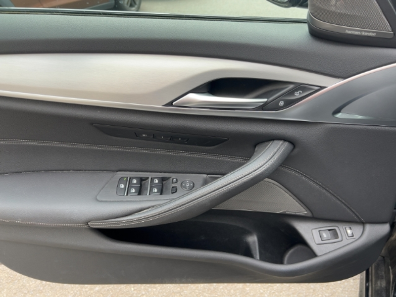 BMW 530 e xDrive Touring Sportpaket HUD Luftfederung AD AH — photo 12