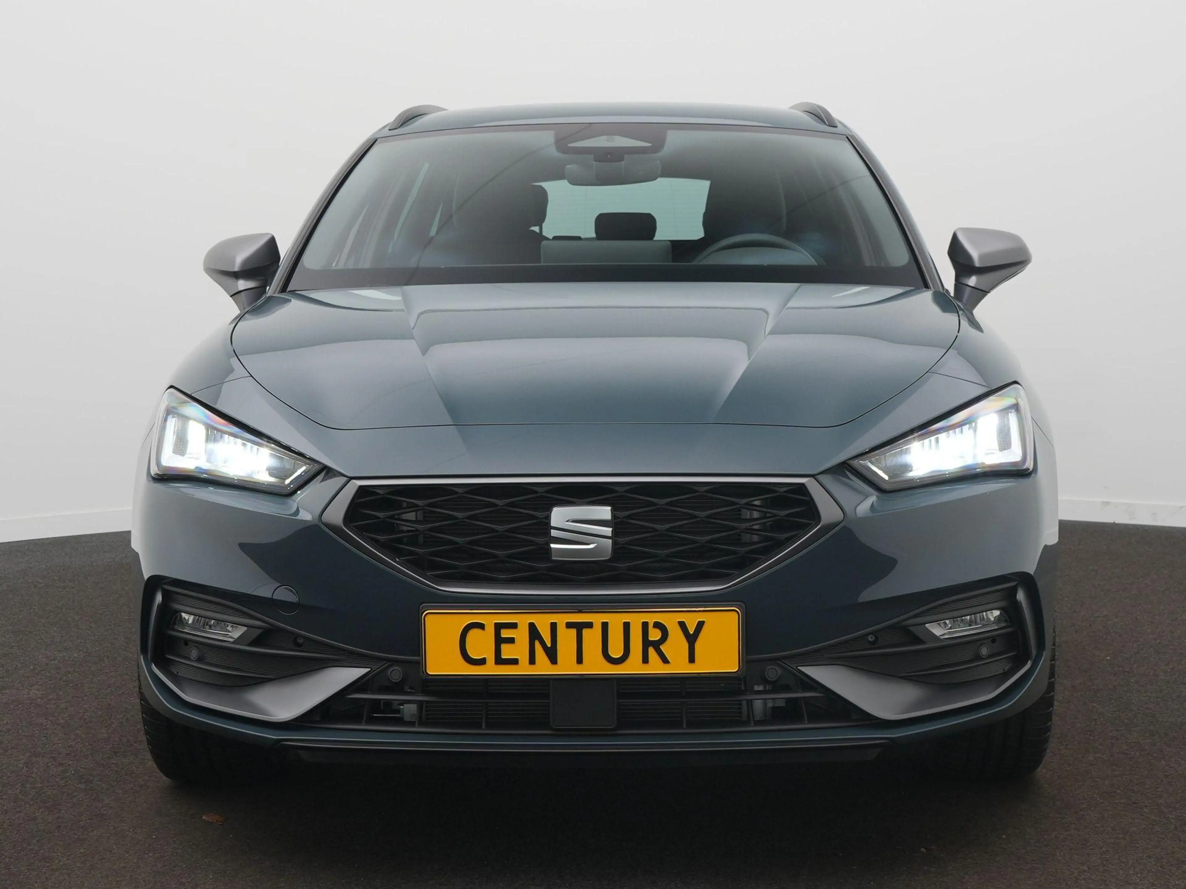 SEAT Leon e-Hybrid Sportstourer FR Business 1.5 TSI eHybrid 150kW / 2 — photo 2