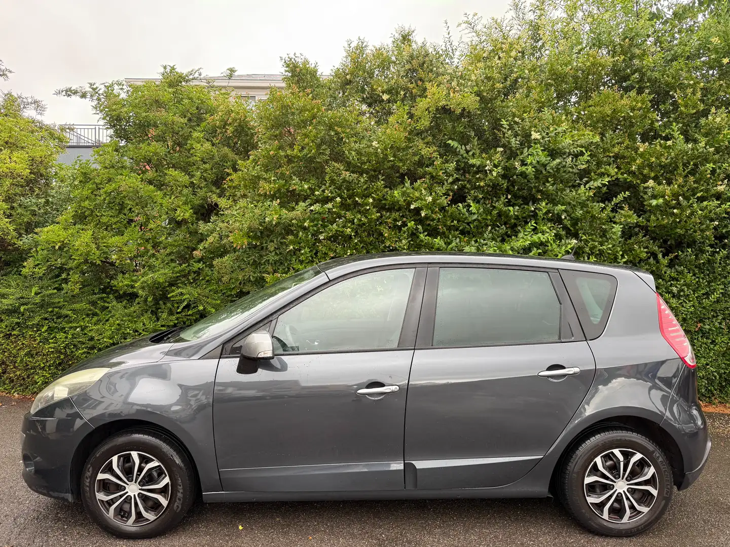 Renault Scenic 1.5 dCi+AIRCO+NAVI+EURO 4 Grau - 2