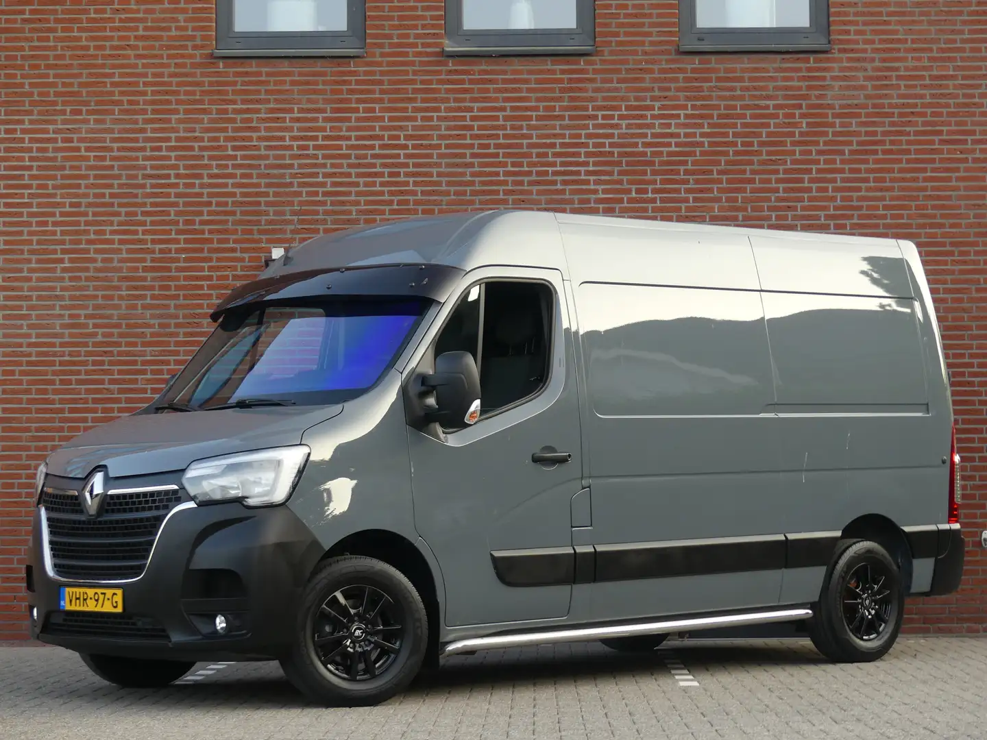 Renault Master T35 2.3 dCi 135 L2H2 Camera/Trekhaak/Navigatie Grijs - 1