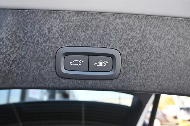Volvo XC40 view 17