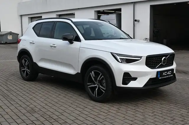 Volvo XC40 view 7