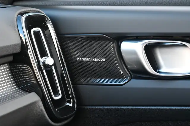 Volvo XC40 view 24