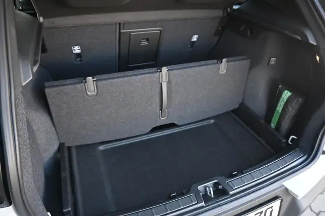 Volvo XC40 view 16