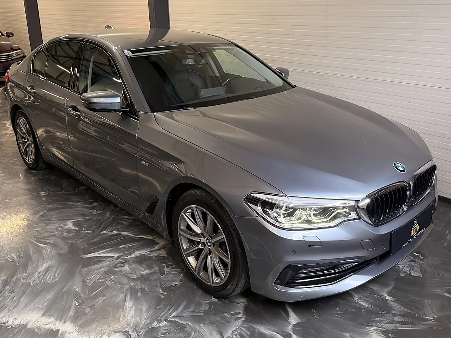 BMW 530 d xDrive Sport Line*HUD*RFK*KeyLess*Finanzierun... Grau - 1