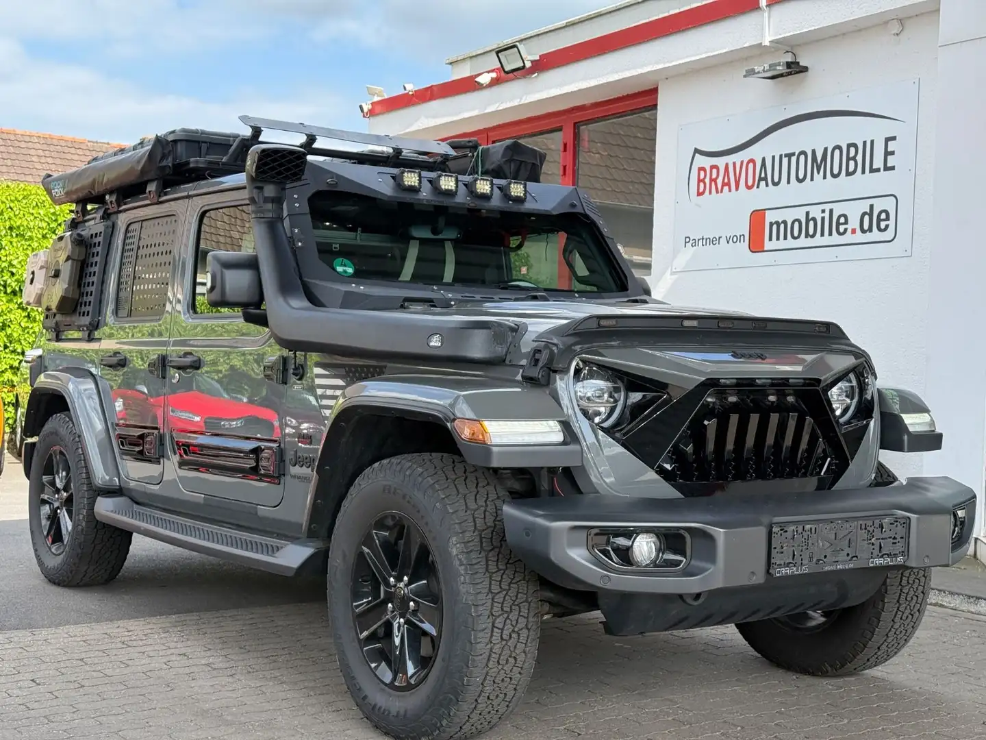 Jeep Wrangler Unlimited Sahara MAD MAX/BETT/SOLAR Grau - 1
