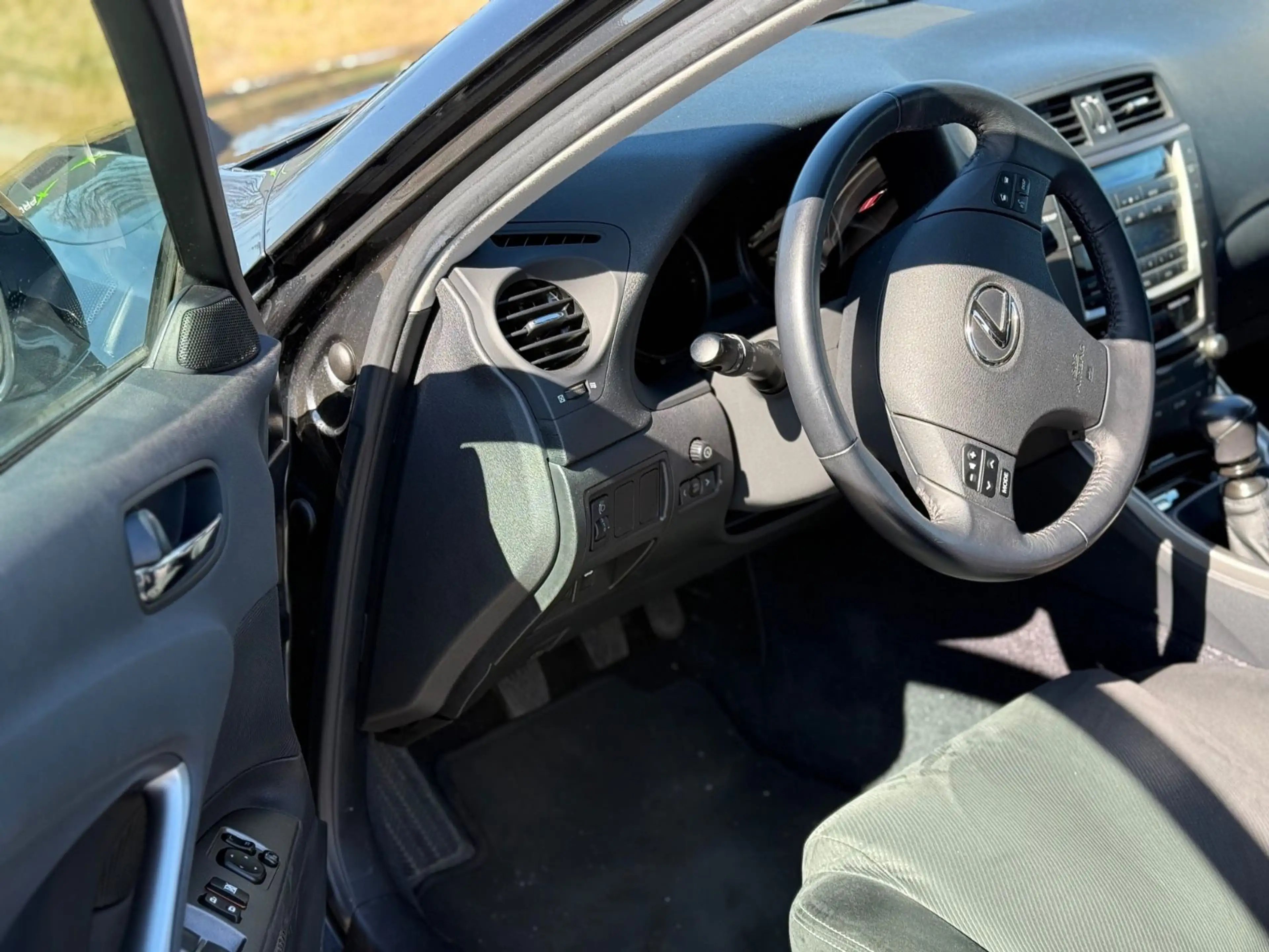 Lexus IS 220d sport line — photo 10