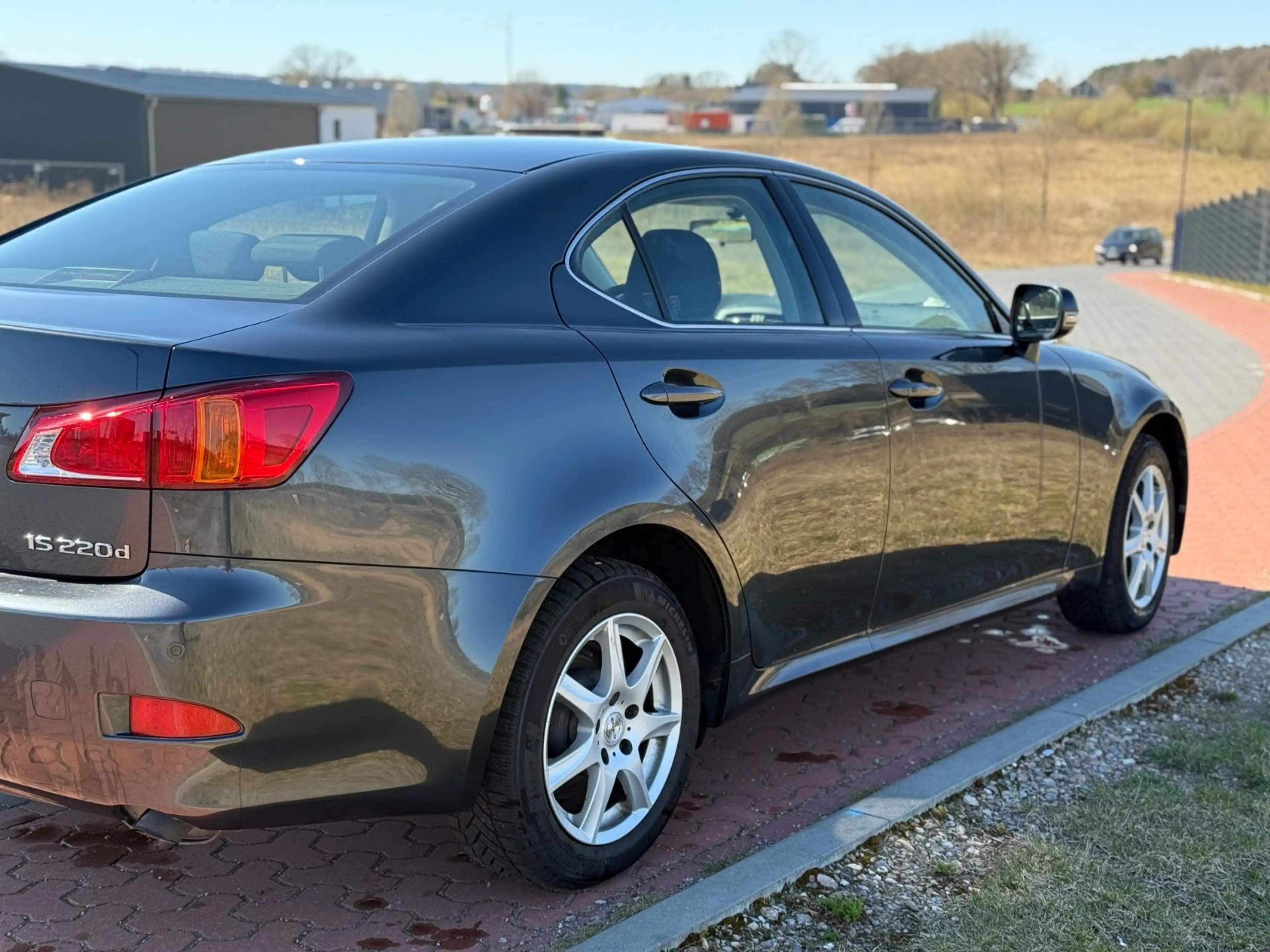 Lexus IS 220d sport line — photo 6