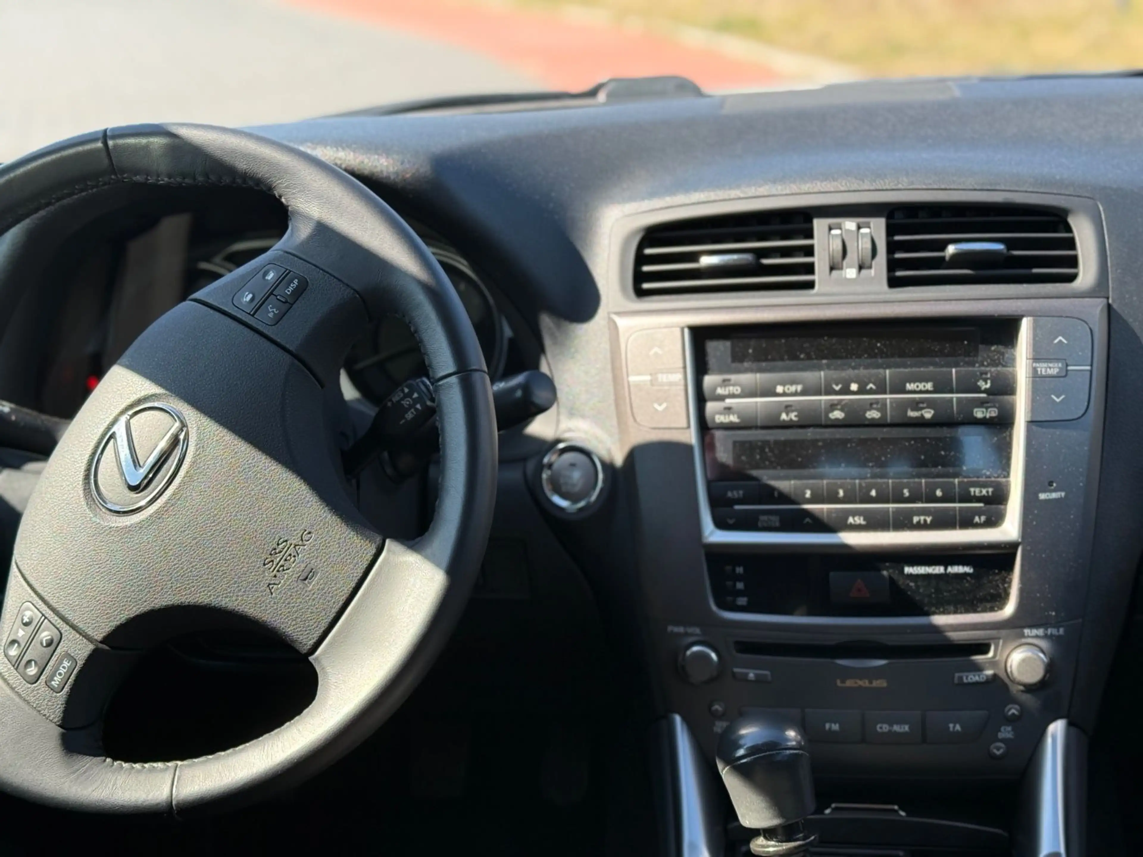Lexus IS 220d sport line — photo 9