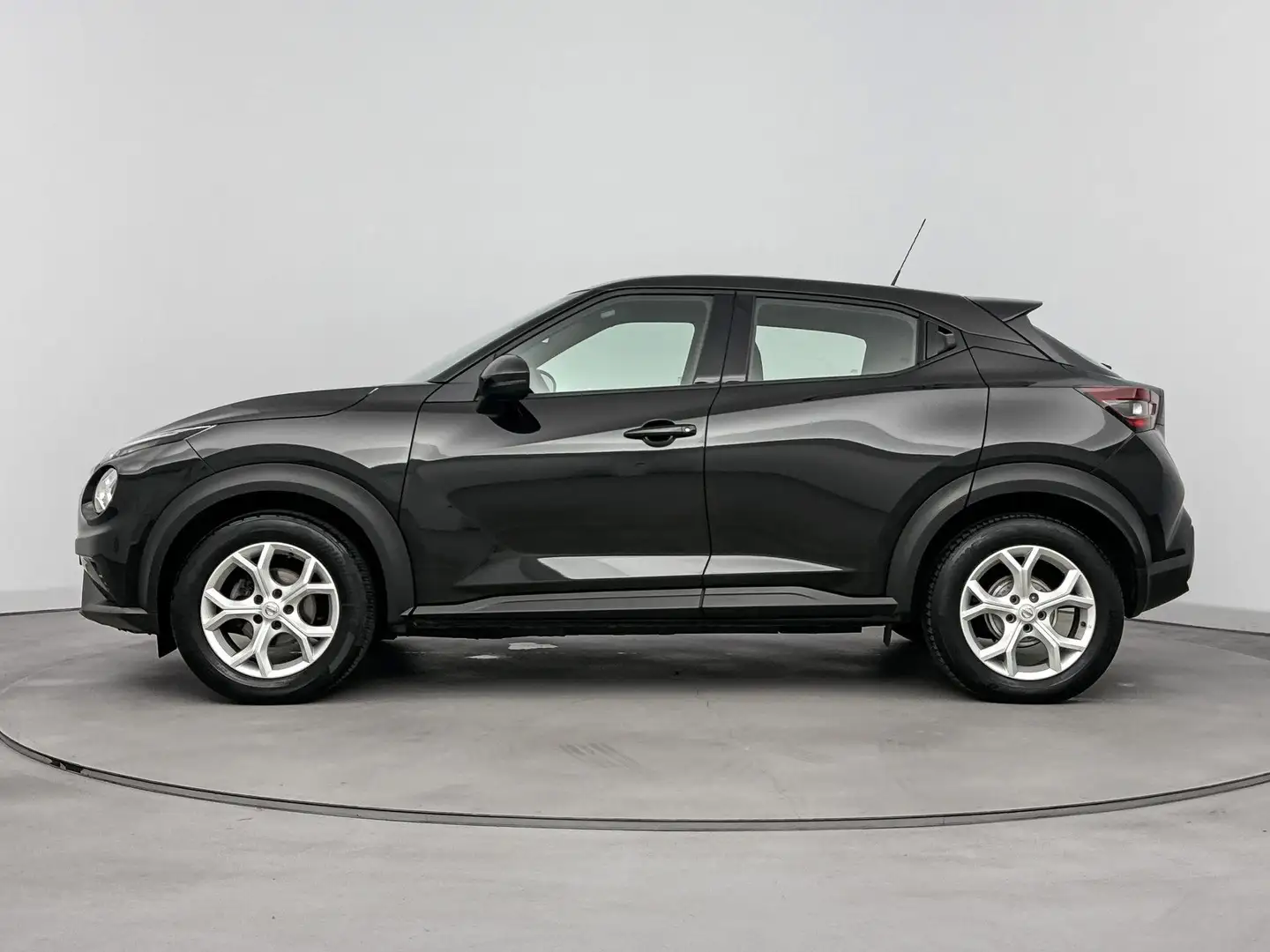Nissan Juke 1.0 DIG-T Acenta | Carplay | Achteruitrijcamera | Zwart - 2