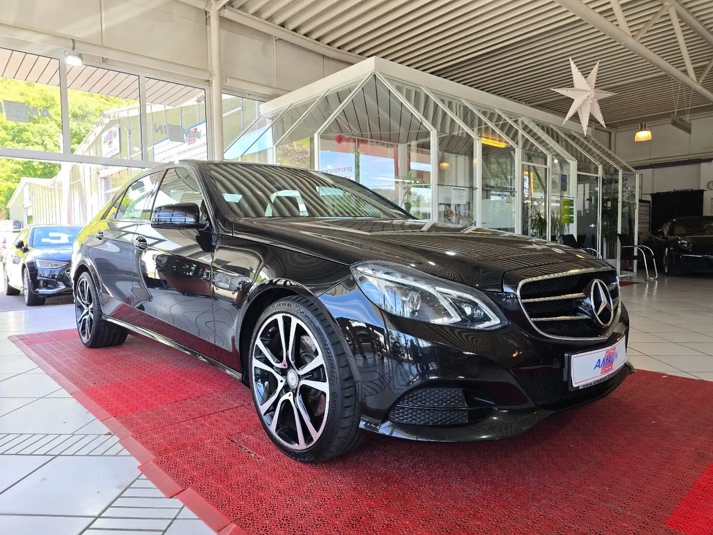 Mercedes-Benz E 220 BlueTec 4Matic BUSINIESS+NAVI+LED+SPORT Noir - 1