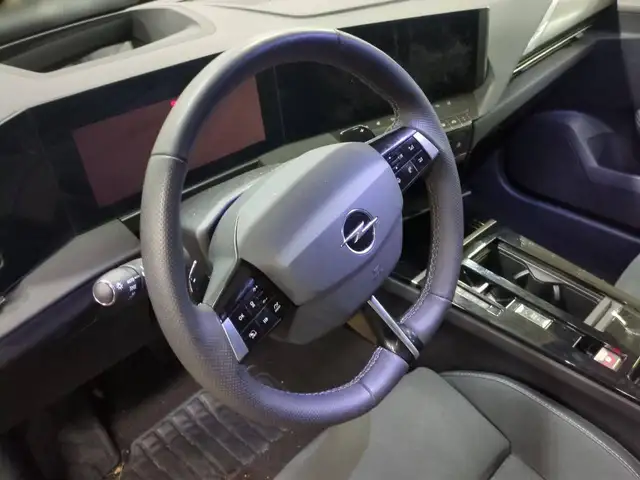 Opel Astra view 13