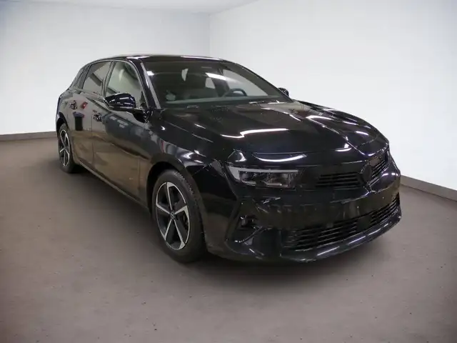 Opel Astra view 2