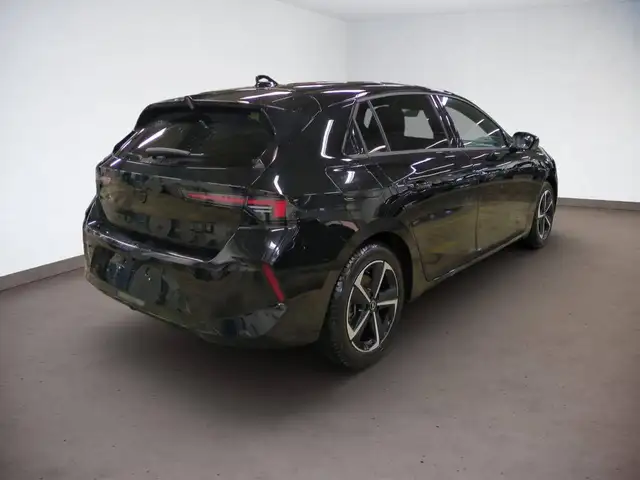 Opel Astra view 5