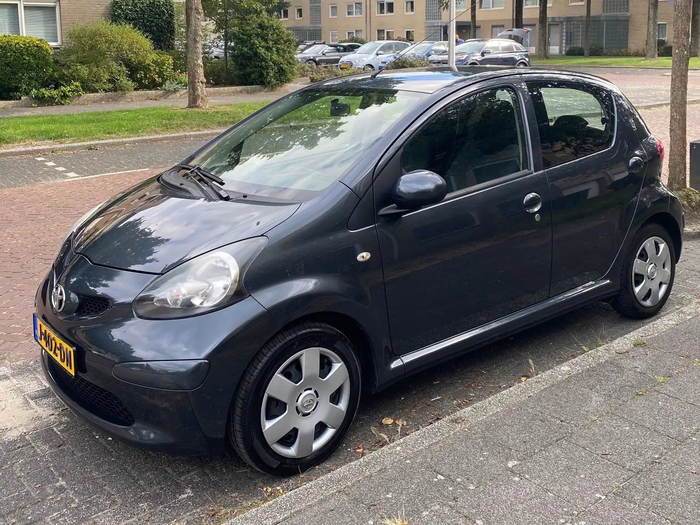 Toyota Aygo Aygo 1.0-12V Grijs - 1