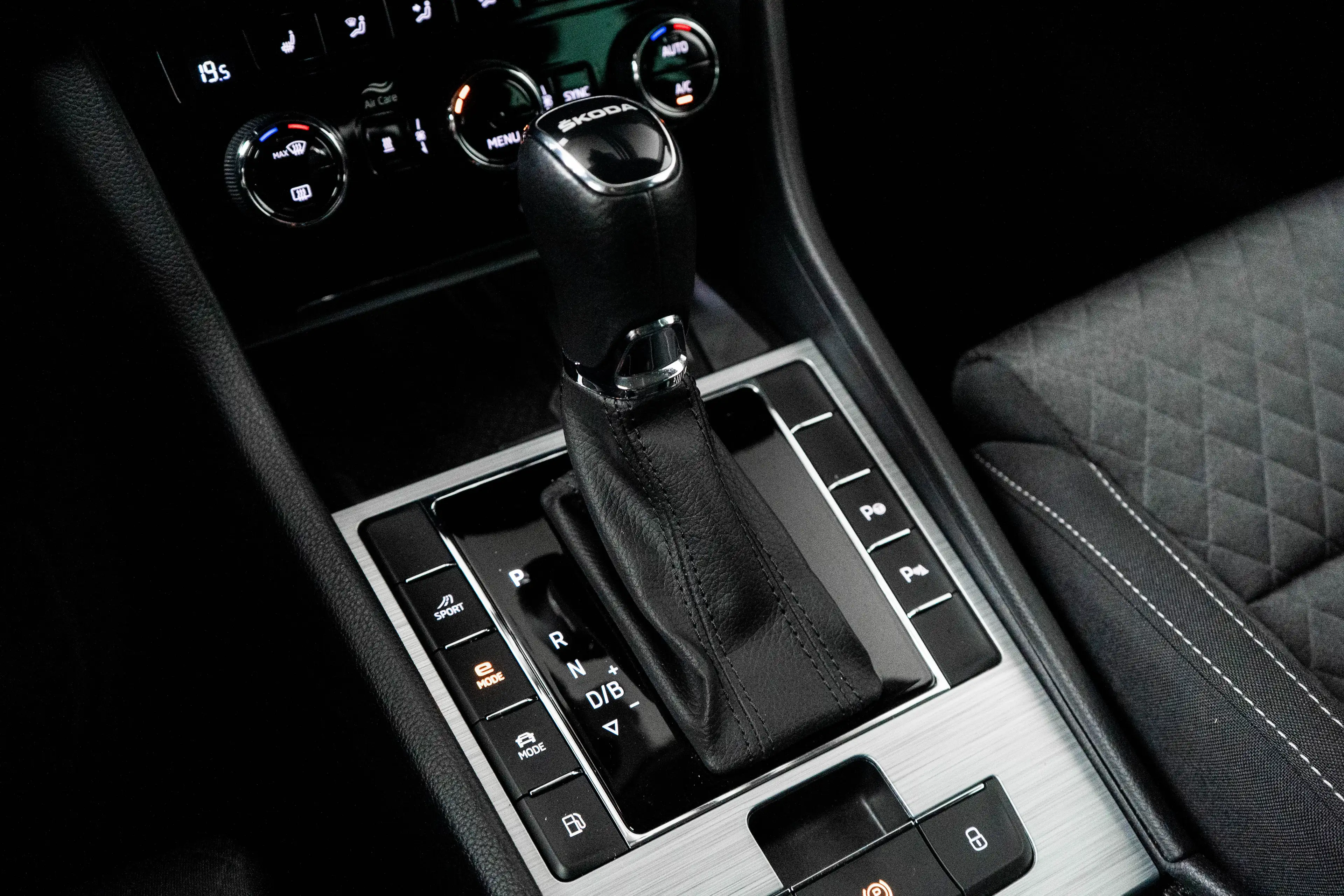 Skoda Superb Combi 1.4 iV TSI 218PK DSG-6 Ambition | NAVIGATIE — photo 31