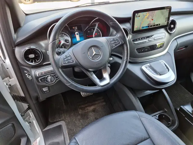 Mercedes-Benz 250 view 10