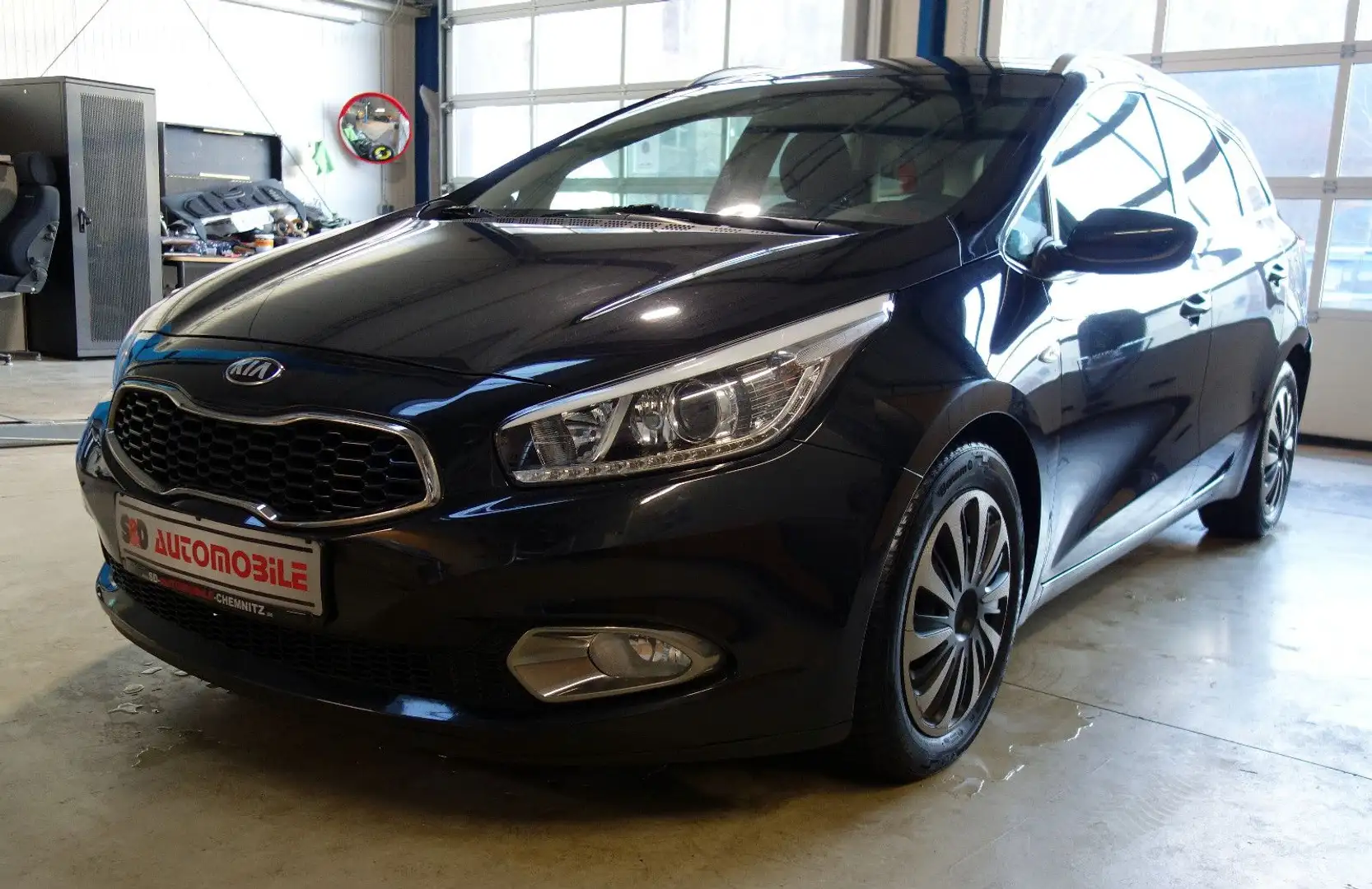 Kia Ceed SW / cee'd SW Ceed Sportswagon FIFA World Cup Edition"TÜV" Schwarz - 1