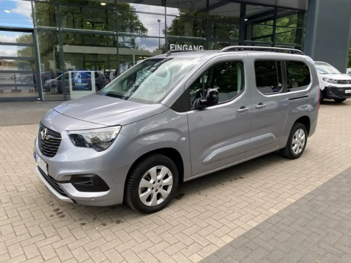 Opel Combo Life XL ULTIMATE Diesel Navi Klima-Autom.   DAB Silber - 2
