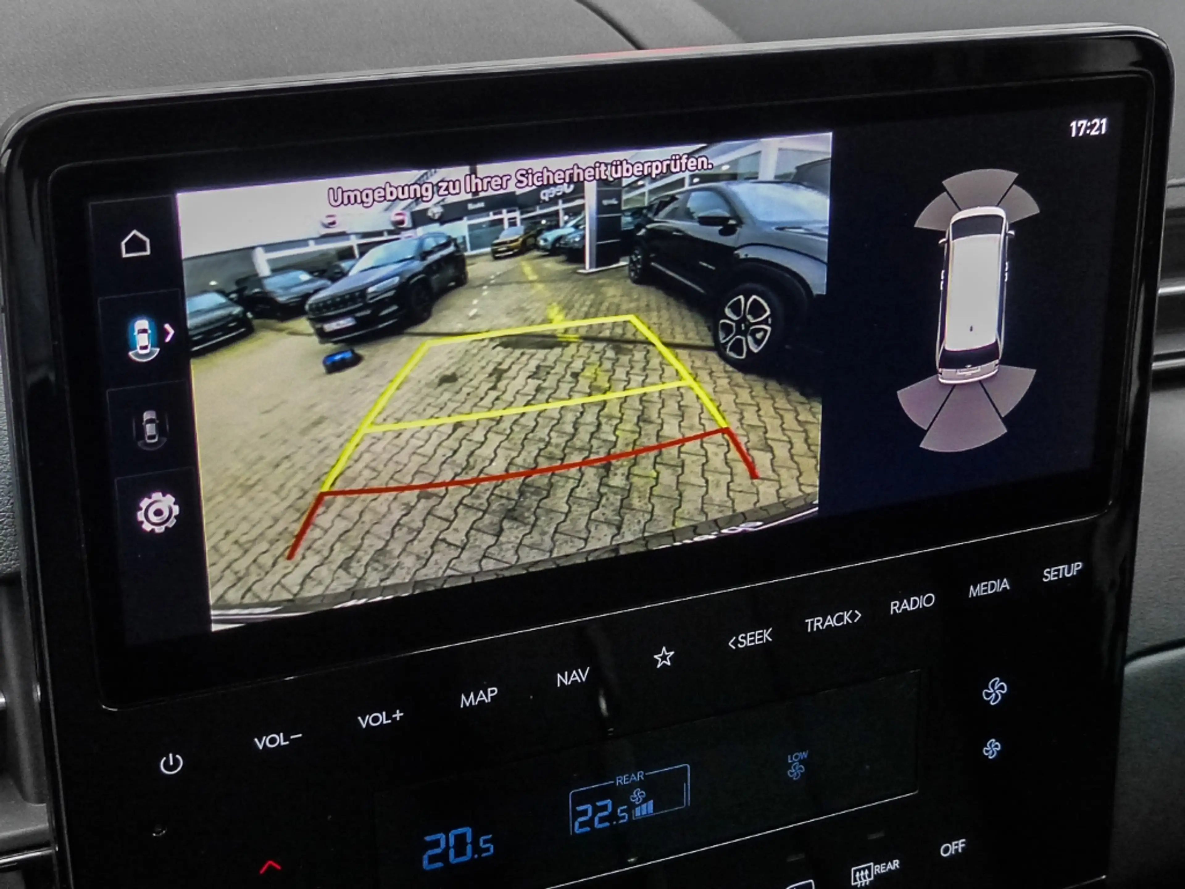 Hyundai STARIA Prime CRDi Panorama Schiebedach Navi Leder Digital — photo 8
