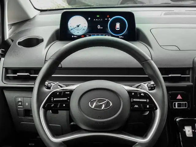 Hyundai Staria view 10