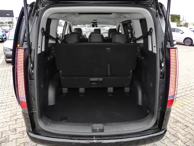 Hyundai Staria view 19