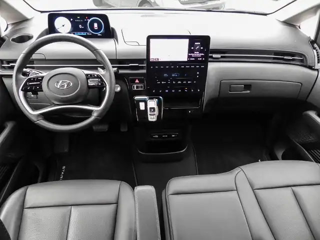 Hyundai Staria view 6