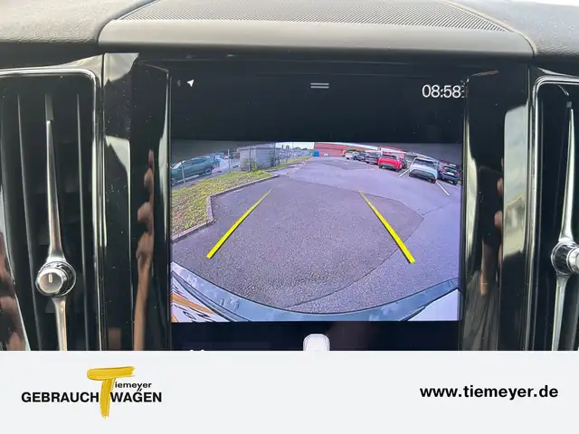 Volvo XC60 view 16