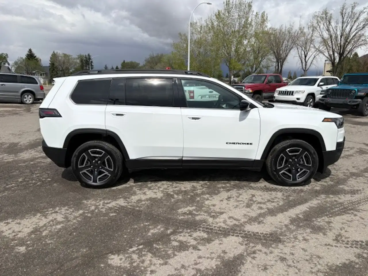 Jeep Cherokee снимка Jeep Cherokee