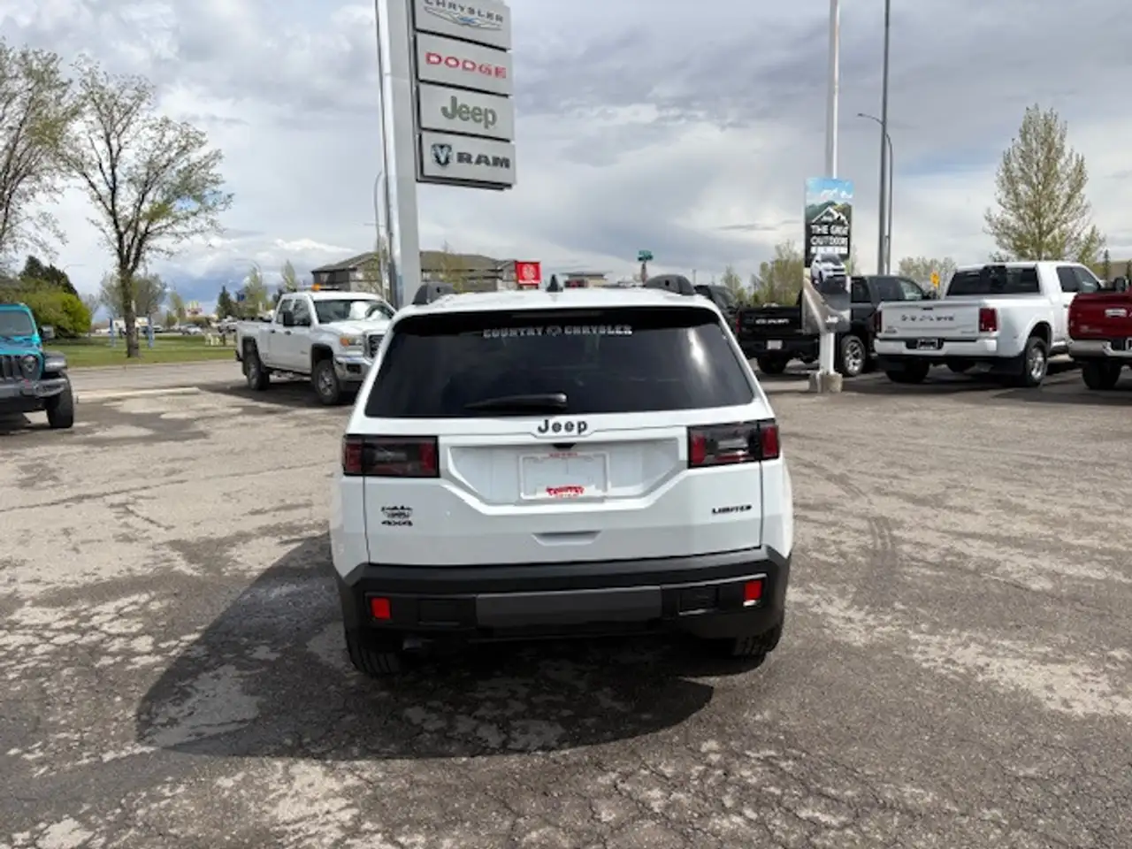 Jeep Cherokee снимка Jeep Cherokee