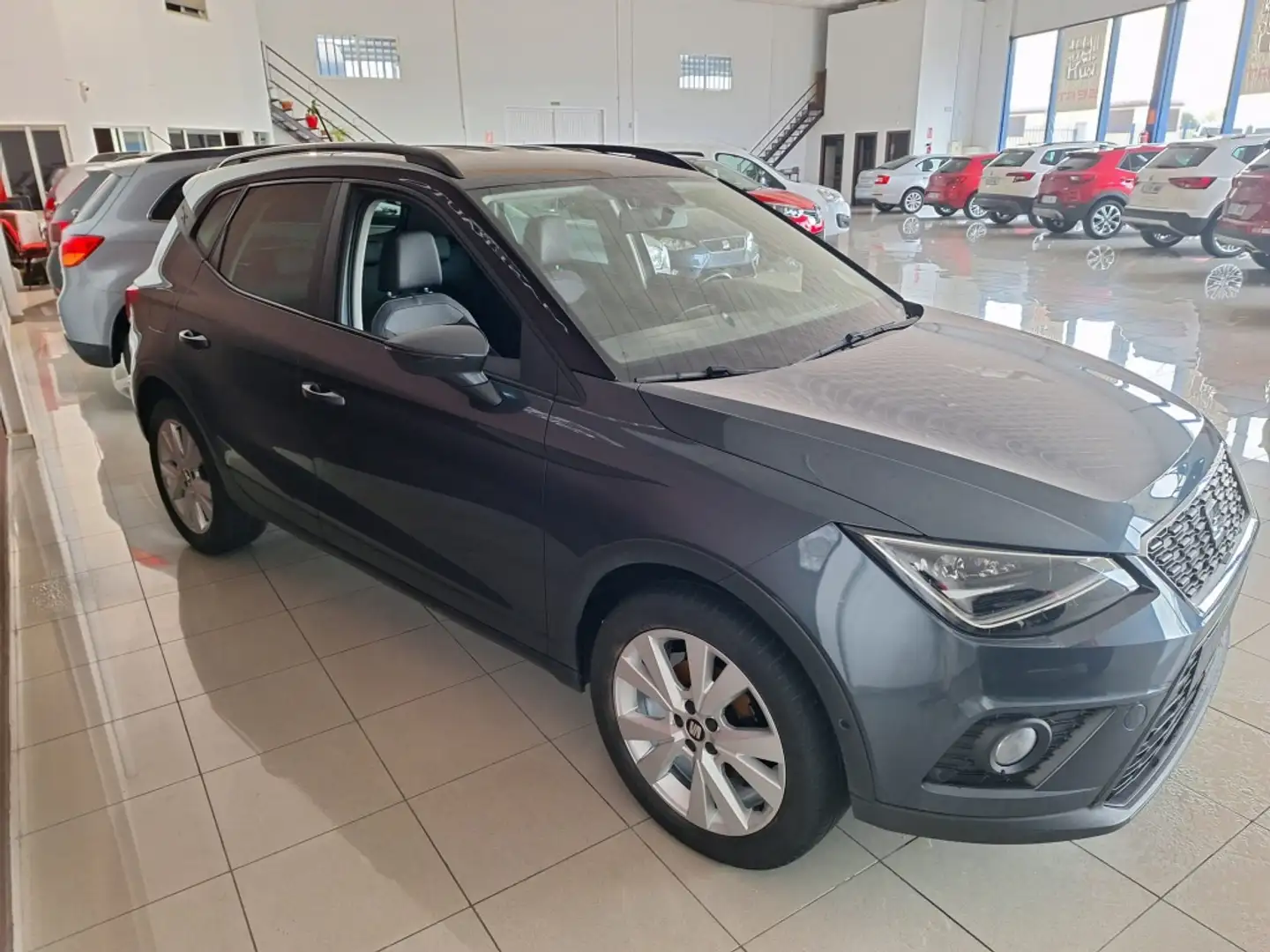 SEAT Arona 1.6TDI CR S&S Style 95 Gris - 2