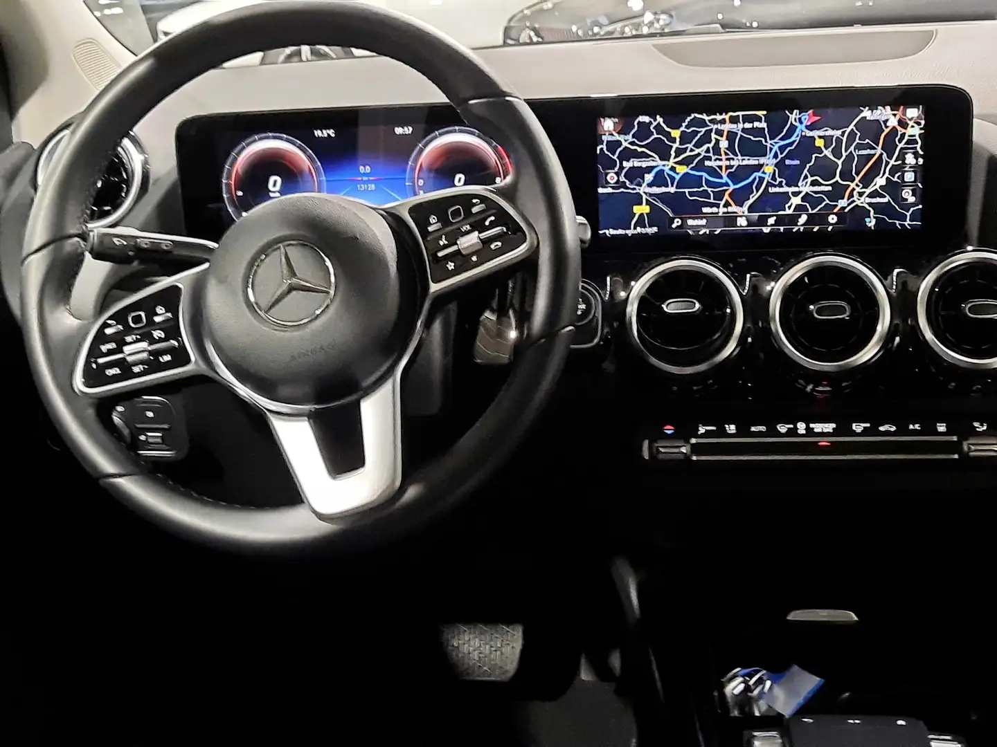 Mercedes-Benz B 250 B 250 e 8G-DCT, GW NAVI AHK JW*1 siehe Ausstattung Black - 1
