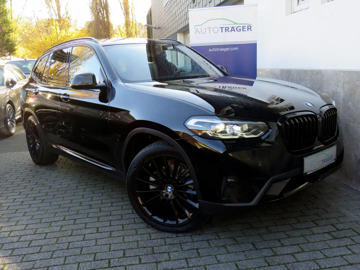 BMW X3 xDrive 20 i / Pano, R-Kam, Top Schwarz - 1