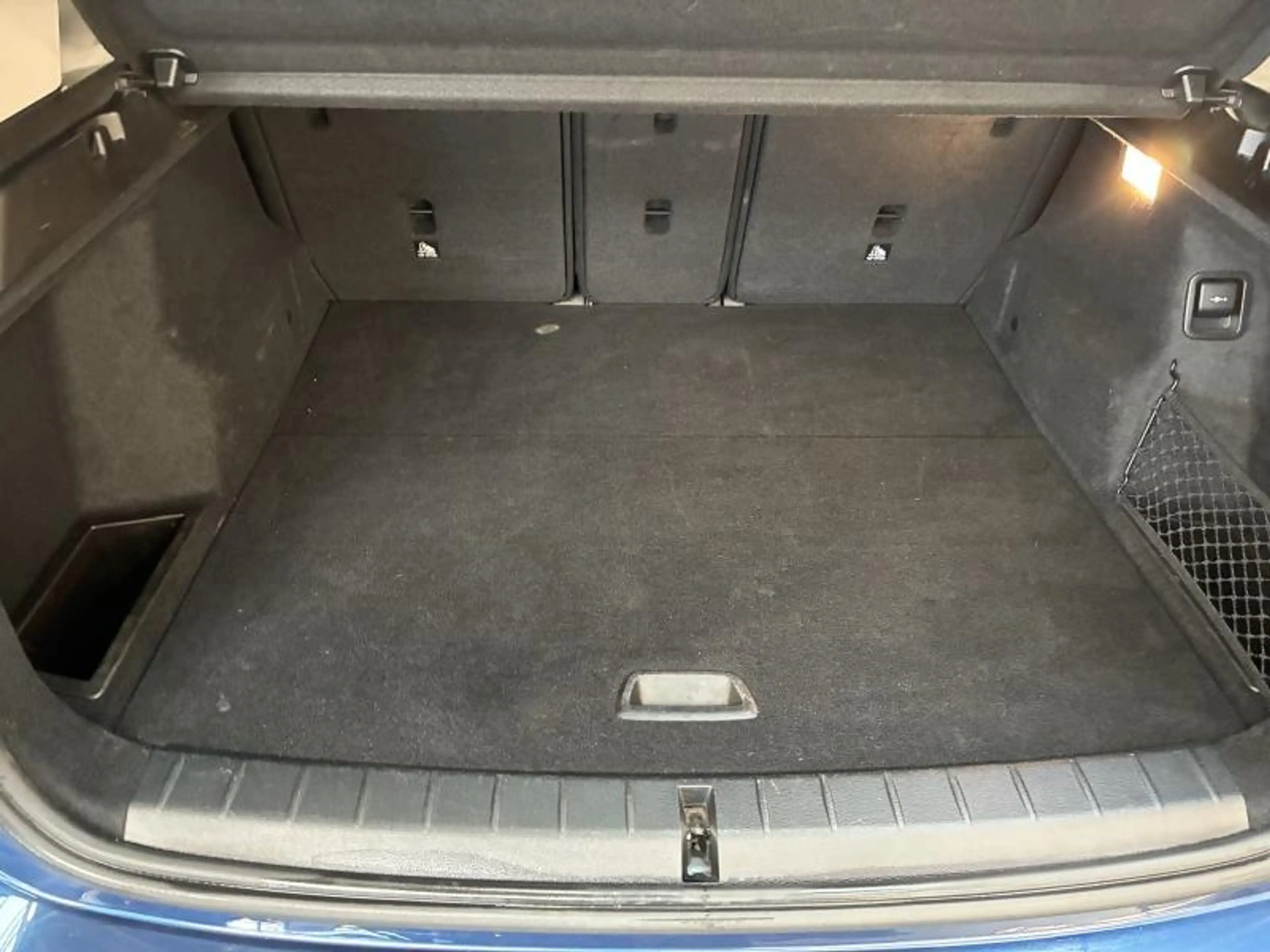 BMW X1 sDrive16d — photo 13
